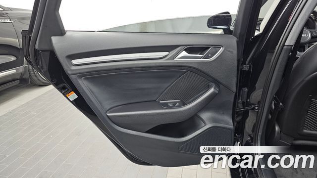 Audi A3 2018 — photo 15