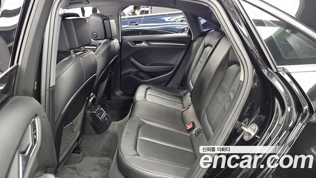 Audi A3 2018 — photo 16