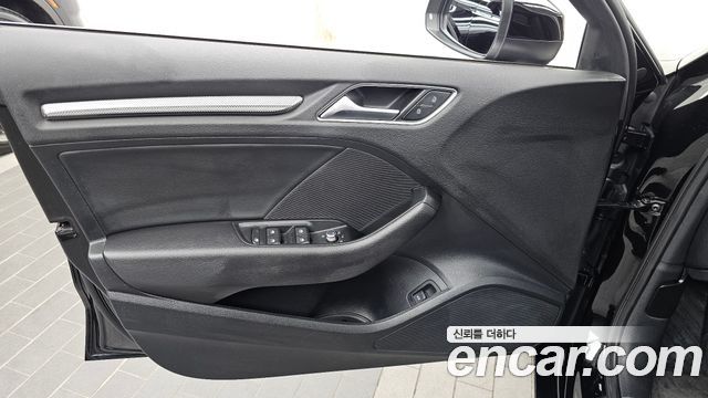 Audi A3 2018 — photo 31