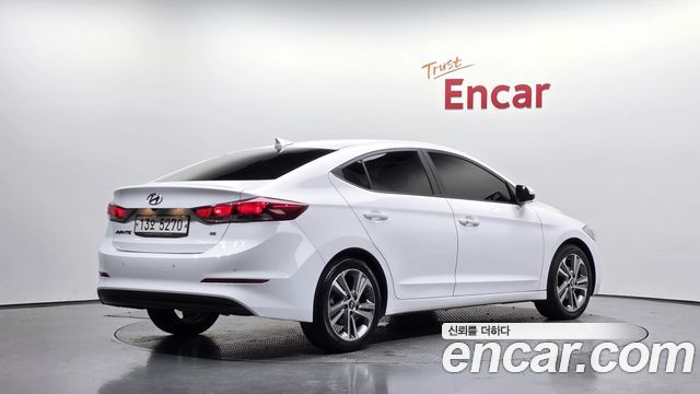 Hyundai AVANTE 2018 — photo 2