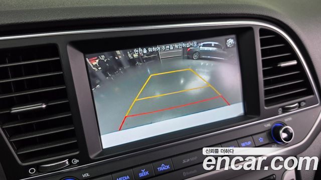 Hyundai AVANTE 2018 — photo 20