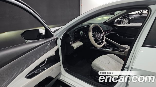 Hyundai AVANTE 2022 — photo 13