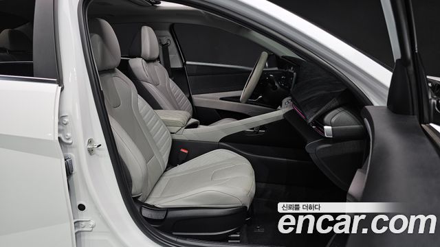 Hyundai AVANTE 2022 — photo 16