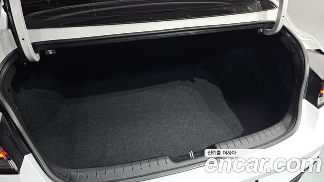 Hyundai AVANTE 2022 — photo 30
