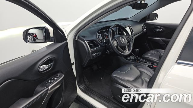 Jeep Cherokee 2019 — photo 17