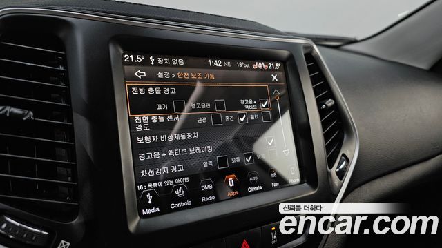 Jeep Cherokee 2019 — photo 24