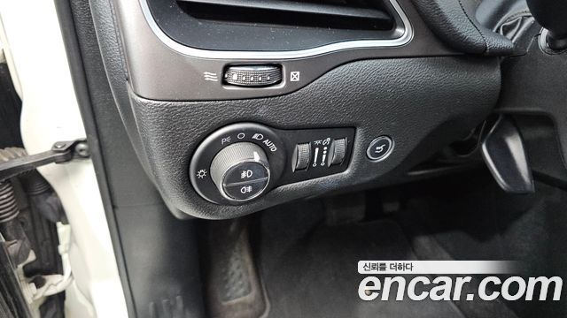 Jeep Cherokee 2019 — photo 27