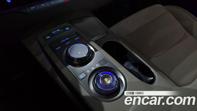 Genesis GV70 2022 — photo 12