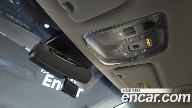 Genesis GV70 2022 — photo 26