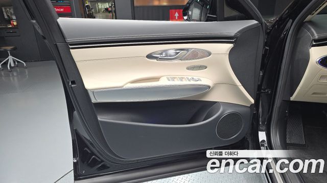 Genesis GV70 2022 — photo 14