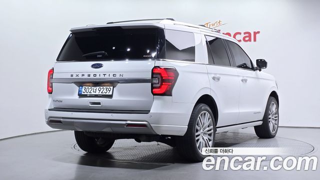 Ford Expedition 2022 — photo 2