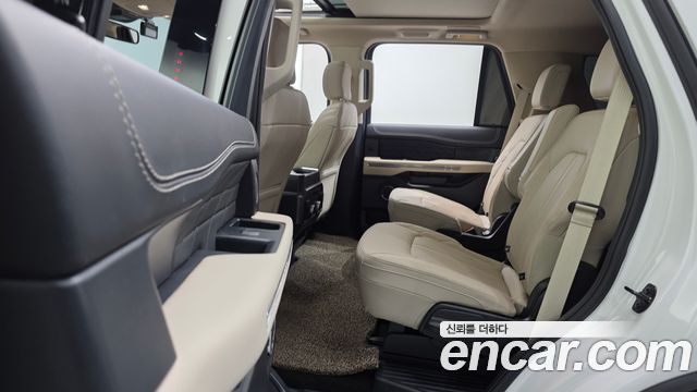 Ford Expedition 2022 — photo 18