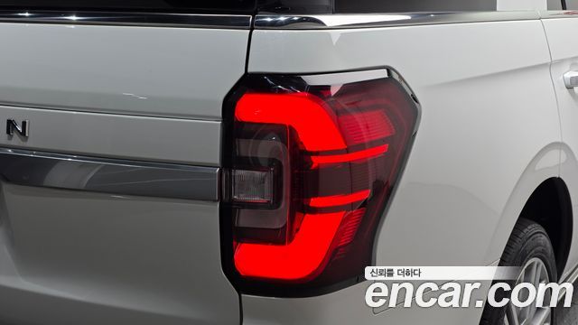 Ford Expedition 2022 — photo 9