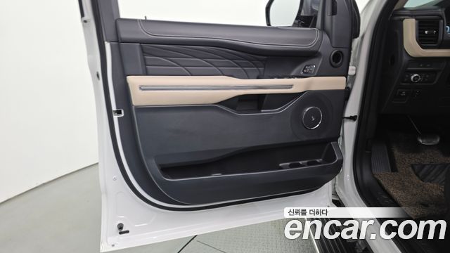Ford Expedition 2022 — photo 14