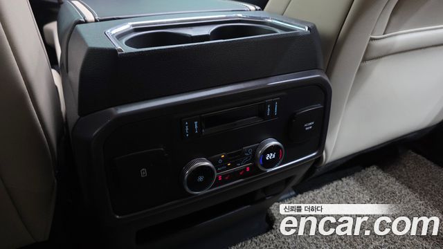 Ford Expedition 2022 — photo 27