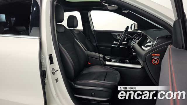 Mercedes-Benz GLA-Class 2020 — photo 11