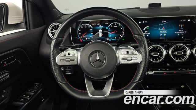 Mercedes-Benz GLA-Class 2020 — photo 13