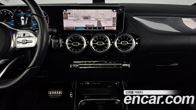Mercedes-Benz GLA-Class 2020 — photo 14