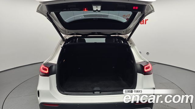 Mercedes-Benz GLA-Class 2020 — photo 20
