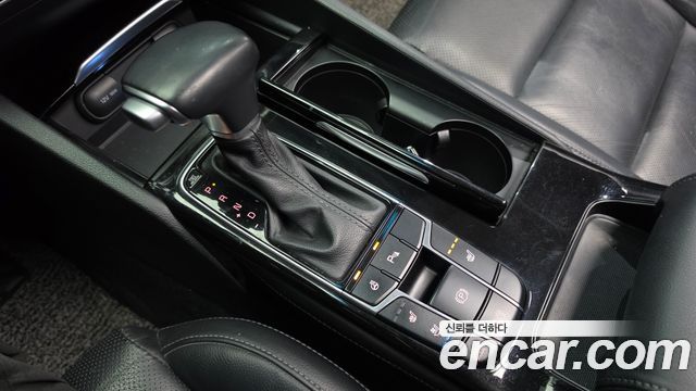 Kia K7 2017 — photo 12