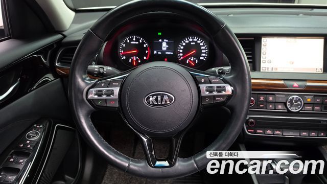 Kia K7 2017 — photo 18