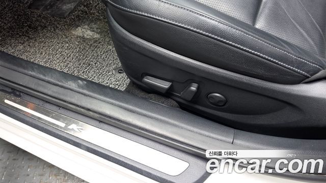 Kia K7 2017 — photo 32