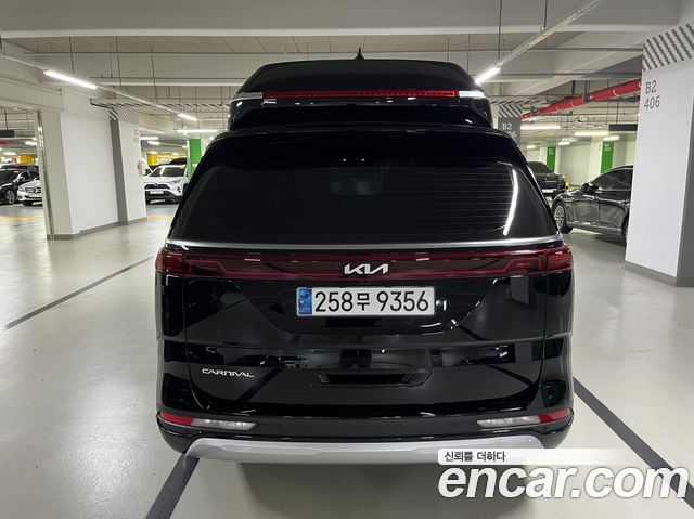 Kia Canival 2023 — photo 4