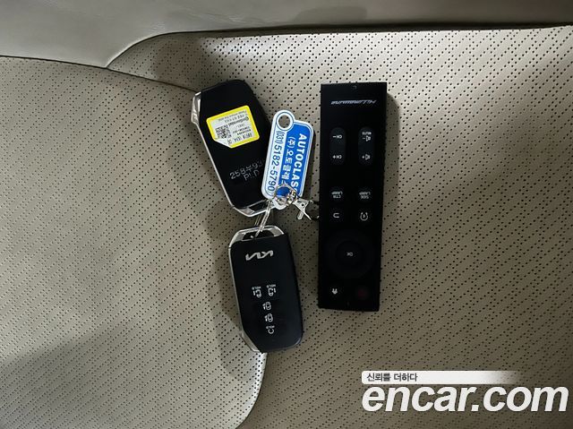 Kia Canival 2023 — photo 11