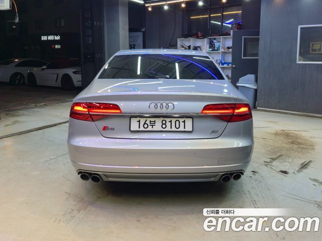Audi S8 2015 — photo 2