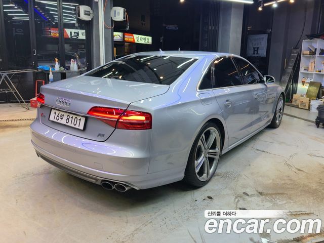 Audi S8 2015 — photo 4