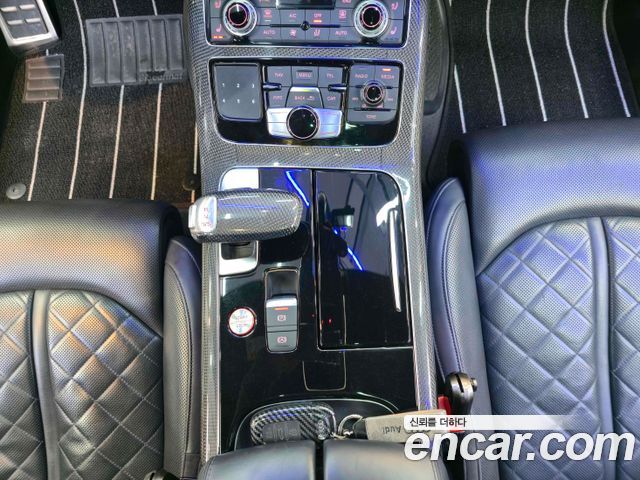 Audi S8 2015 — photo 12