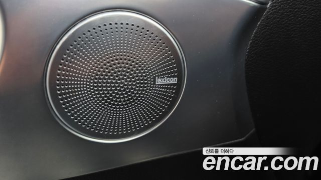 Genesis G70 2018 — photo 30