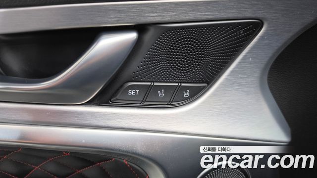 Genesis G70 2018 — photo 34