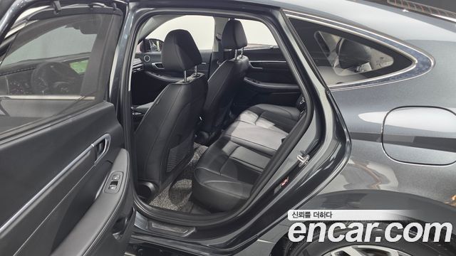 Hyundai Sonata 2023 — photo 17