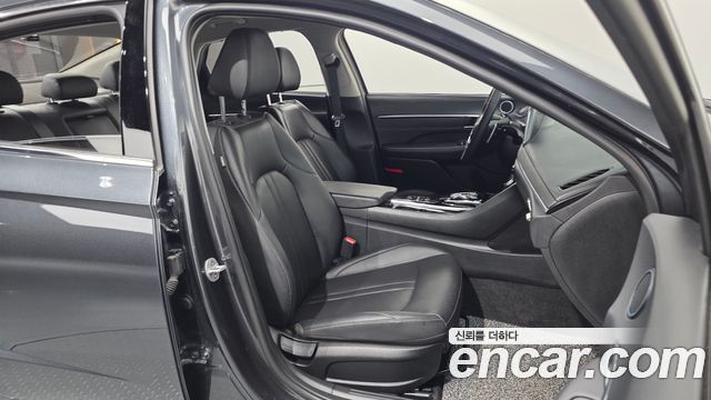 Hyundai Sonata 2023 — photo 16