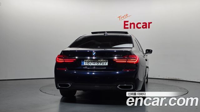 BMW 7-Series 2018 — photo 4