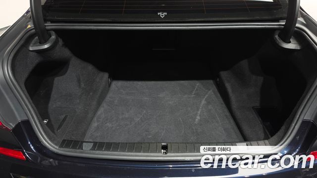 BMW 7-Series 2018 — photo 20