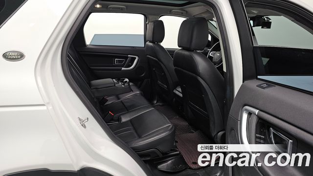 Land Rover Discovery Sport 2018 — photo 12