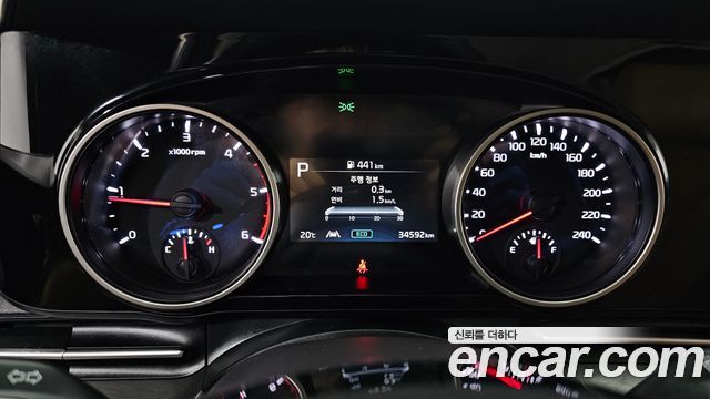 Kia Canival 2022 — photo 11