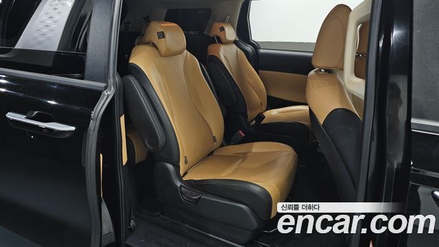Kia Canival 2022 — photo 16