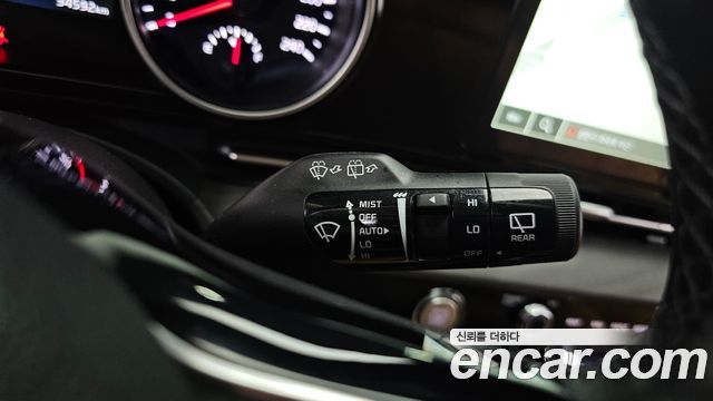Kia Canival 2022 — photo 31