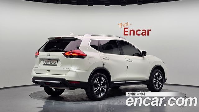 Nissan X-Trail 2018 — photo 2