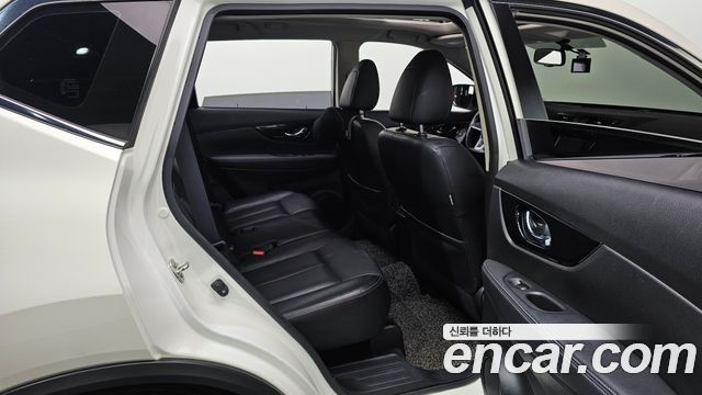 Nissan X-Trail 2018 — photo 18
