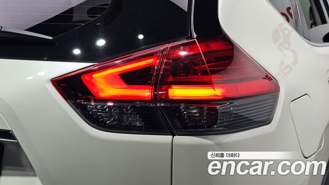 Nissan X-Trail 2018 — photo 9