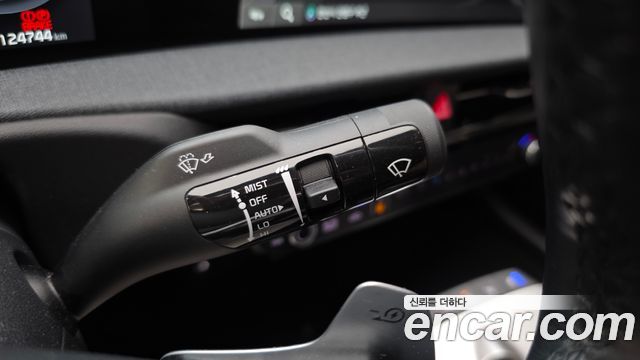 Kia EV6 2022 — photo 22