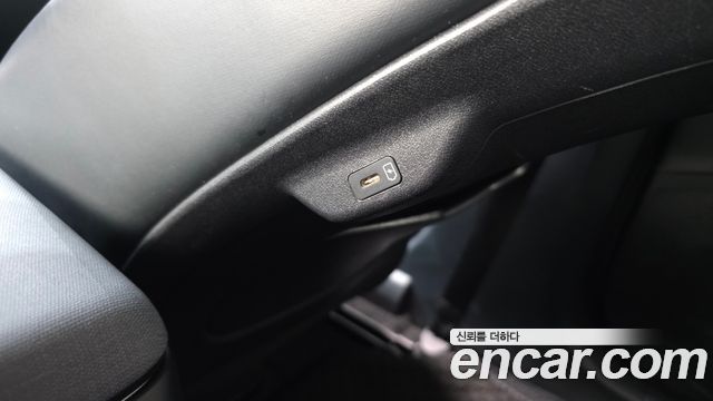 Kia EV6 2022 — photo 28