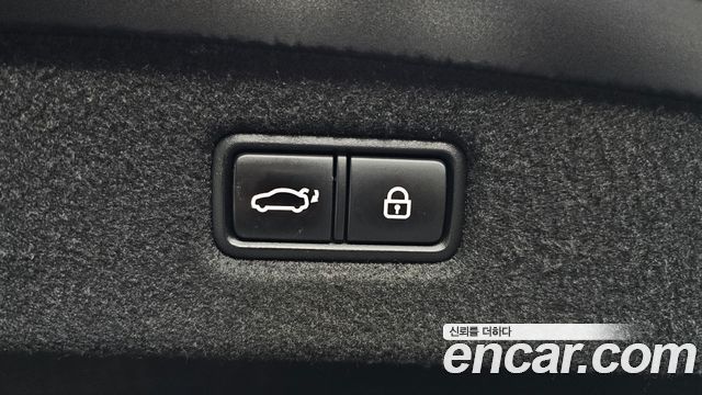 Genesis G90 2019 — photo 26
