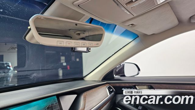 Genesis G90 2019 — photo 28