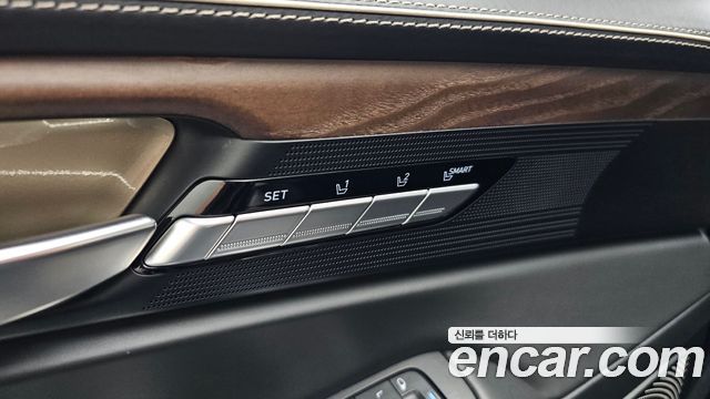 Genesis G90 2019 — photo 35