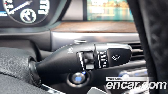 Genesis G90 2019 — photo 37
